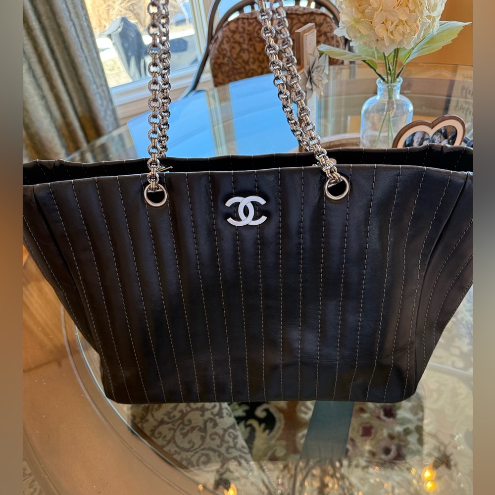 Chanel Black Calfskin/Lambskin Leather Tote